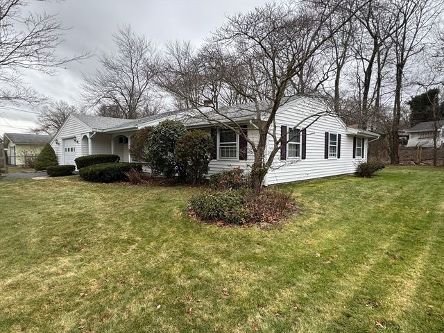 40 Alphonse Rd, Brockton, MA 02302