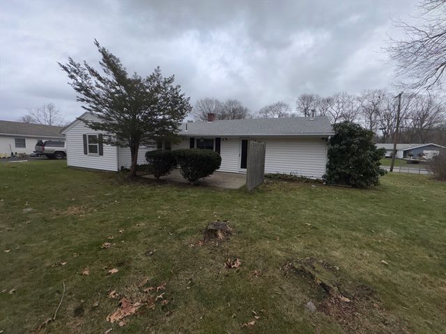 40 Alphonse Rd, Brockton, MA 02302