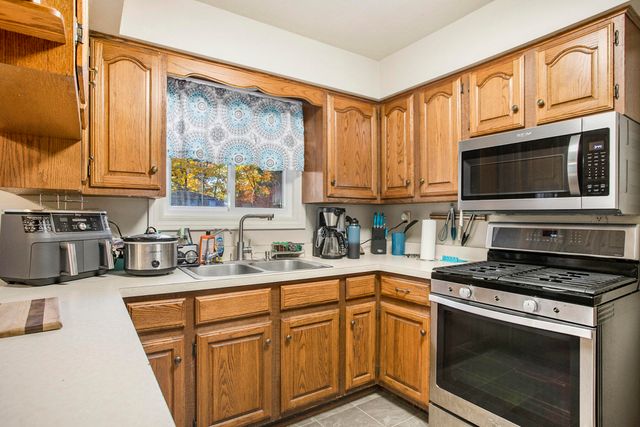 1280 Westlake Woods Drive, Battle Creek, MI 49037