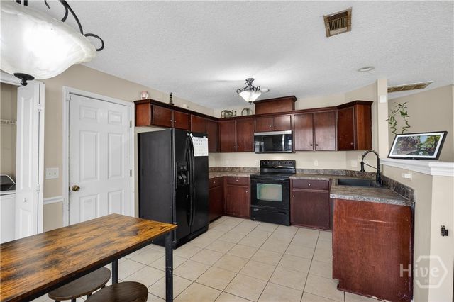 31 Idus Lane, Hinesville, GA 31313