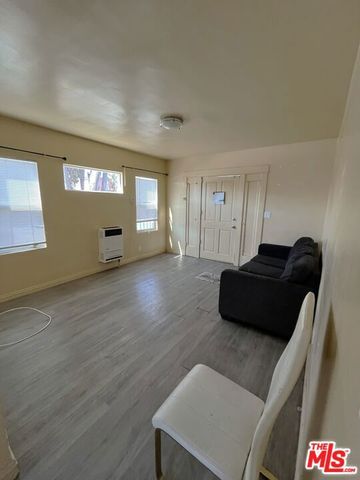 1058 W 42nd Place, Los Angeles, CA 90037