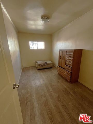 1058 W 42nd Place, Los Angeles, CA 90037