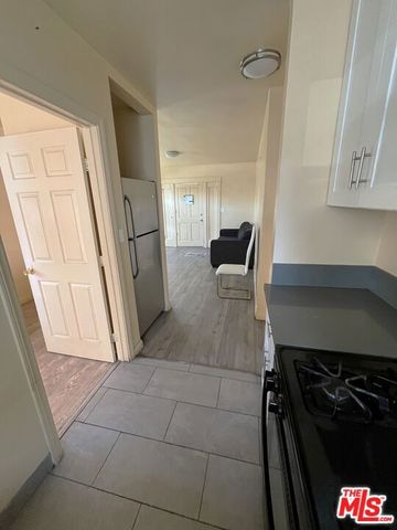 1058 W 42nd Place, Los Angeles, CA 90037