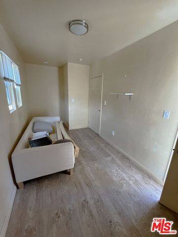 1058 W 42nd Place, Los Angeles, CA 90037