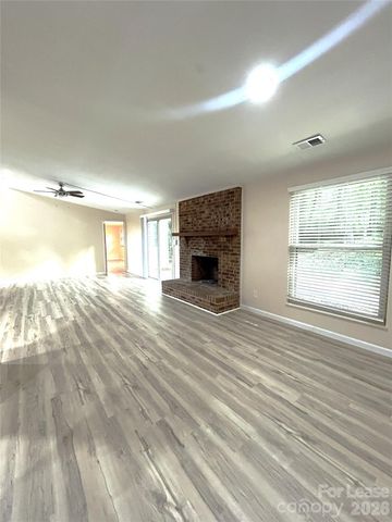 1725 Van Dyke Drive, Charlotte, NC 28213