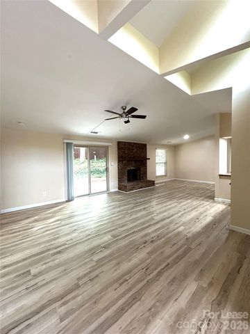 1725 Van Dyke Drive, Charlotte, NC 28213