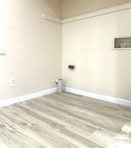 1725 Van Dyke Drive, Charlotte, NC 28213