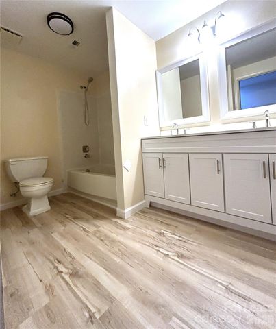 1725 Van Dyke Drive, Charlotte, NC 28213