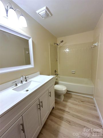 1725 Van Dyke Drive, Charlotte, NC 28213