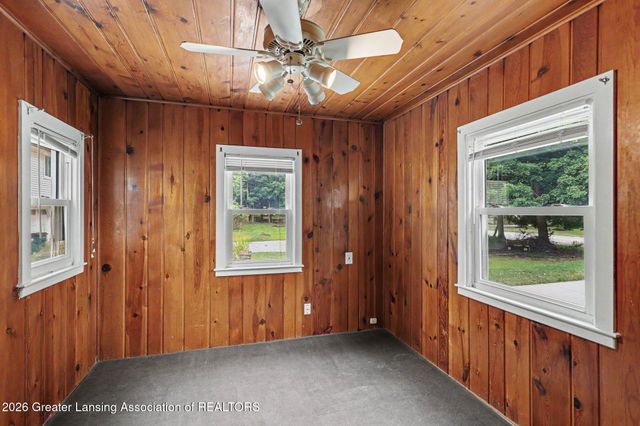 2801 N Aurelius Road, Lansing, MI 48910