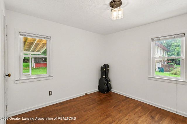 2801 N Aurelius Road, Lansing, MI 48910