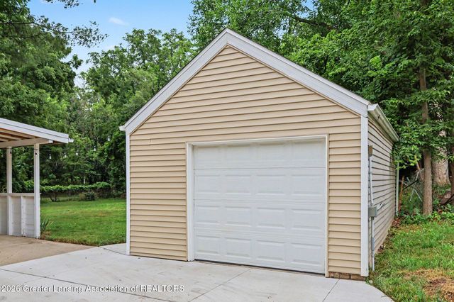 2801 N Aurelius Road, Lansing, MI 48910