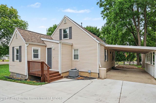 2801 N Aurelius Road, Lansing, MI 48910