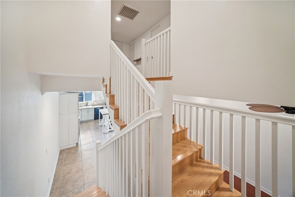 Image 13 of property listing at 19545 Sherman Way, Reseda, CA 91335