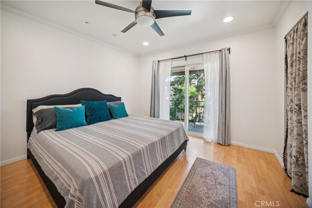 Image 16 of property listing at 19545 Sherman Way, Reseda, CA 91335