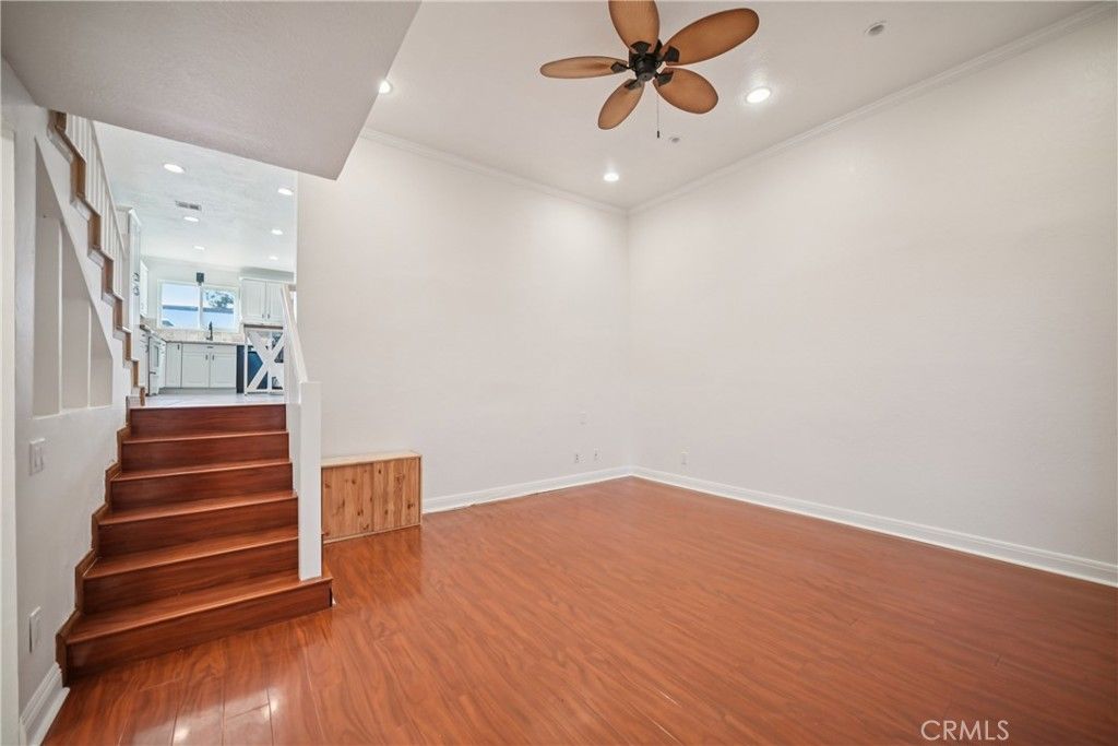 Image 4 of property listing at 19545 Sherman Way, Reseda, CA 91335