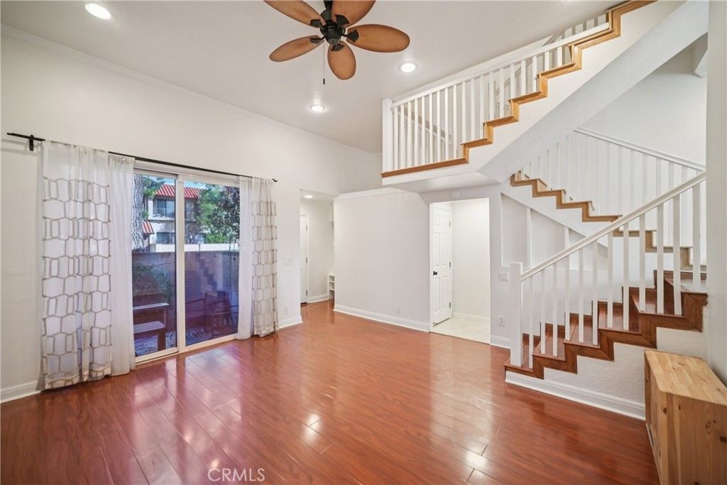 Image 6 of property listing at 19545 Sherman Way, Reseda, CA 91335