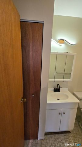 1150 Whitney Avenue APT 5, Hamden, CT 06517