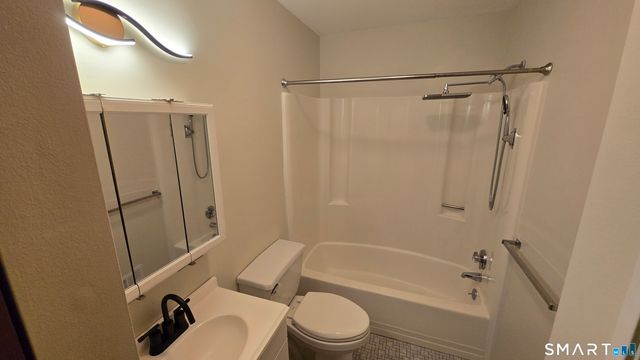 1150 Whitney Avenue APT 5, Hamden, CT 06517