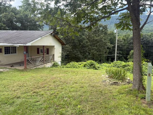 211 S Oak Street, Whitwell, TN 37397