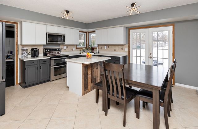 2117 Walnut Street, West Des Moines, IA 50265