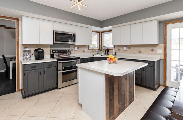 2117 Walnut Street, West Des Moines, IA 50265