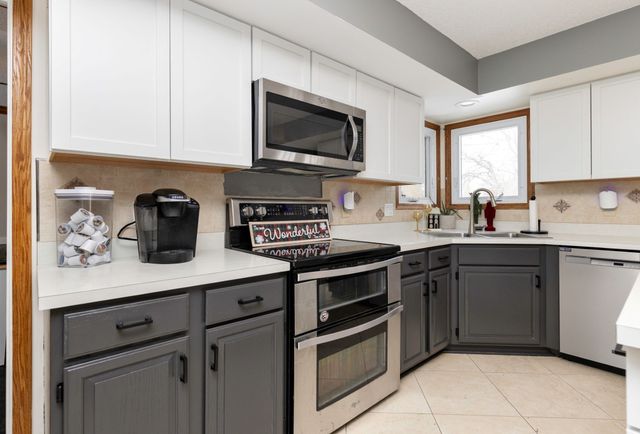 2117 Walnut Street, West Des Moines, IA 50265