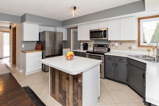 2117 Walnut Street, West Des Moines, IA 50265