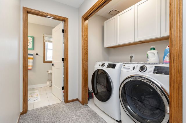 2117 Walnut Street, West Des Moines, IA 50265