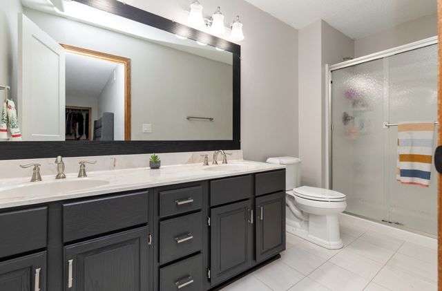 2117 Walnut Street, West Des Moines, IA 50265