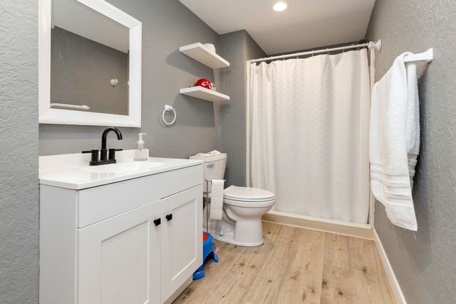 2117 Walnut Street, West Des Moines, IA 50265