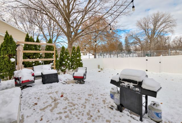 2117 Walnut Street, West Des Moines, IA 50265