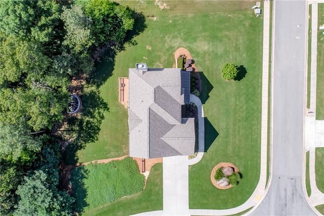 10 Altar Rock Ct NE, Cartersville, GA 30121