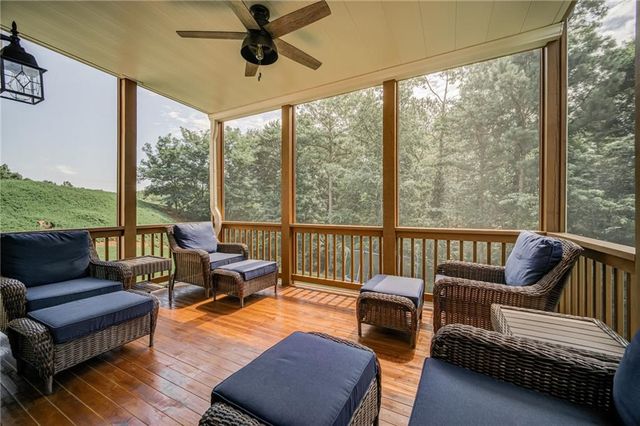10 Altar Rock Ct NE, Cartersville, GA 30121