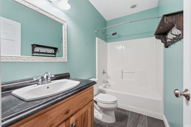 5369 Bear Creek Pass, Auburn, IN 46706