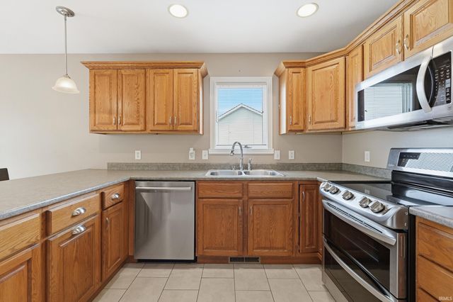5369 Bear Creek Pass, Auburn, IN 46706