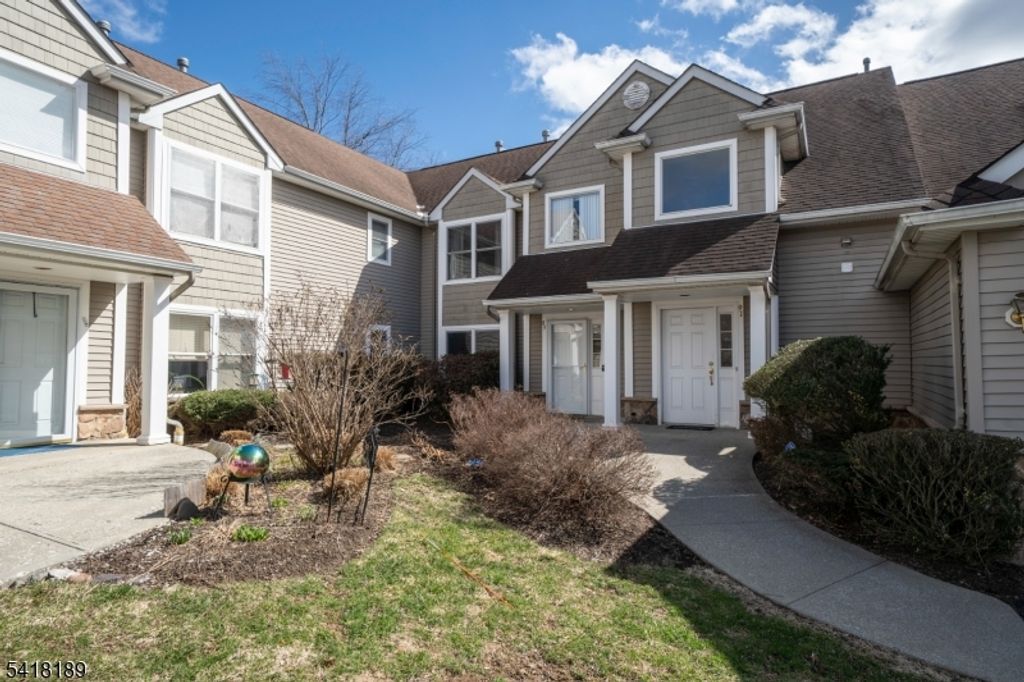 89 Bourne Cir, Hardyston Twp., NJ 07419