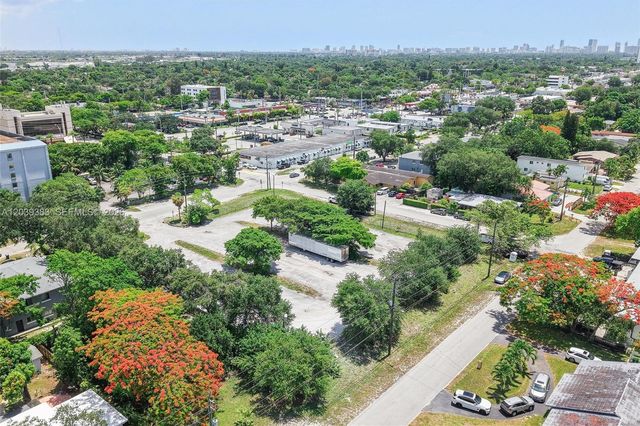 1st ave NW 166 st, Miami, FL 33169