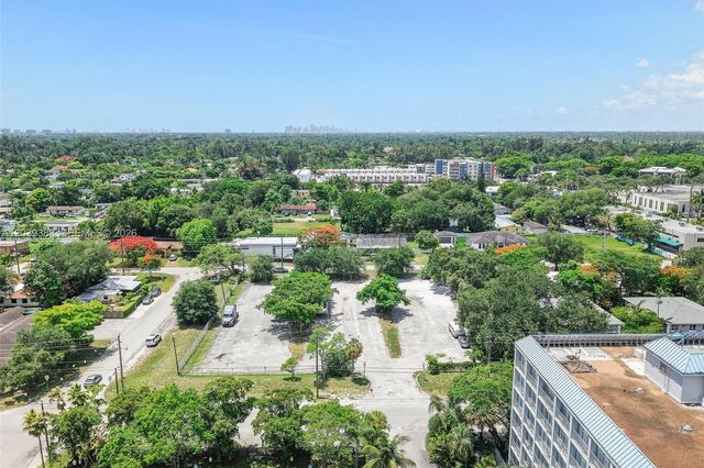 1st ave NW 166 st, Miami, FL 33169