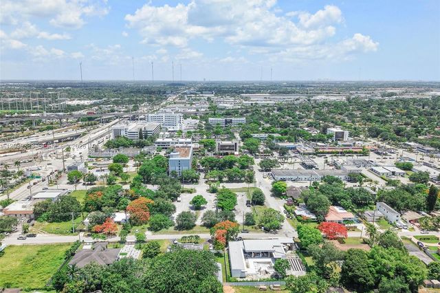 1st ave NW 166 st, Miami, FL 33169
