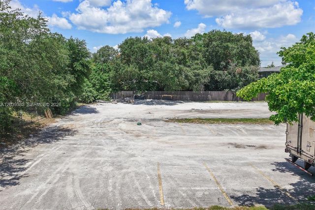 1st ave NW 166 st, Miami, FL 33169