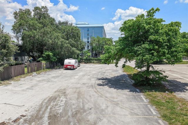 1st ave NW 166 st, Miami, FL 33169