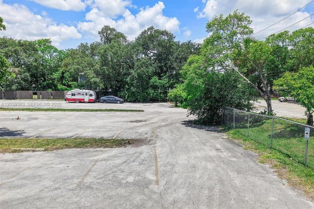 1st ave NW 166 st, Miami, FL 33169