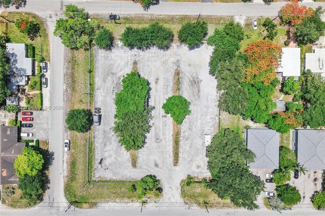 1st ave NW 166 st, Miami, FL 33169