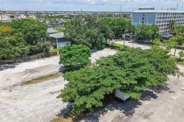 1st ave NW 166 st, Miami, FL 33169