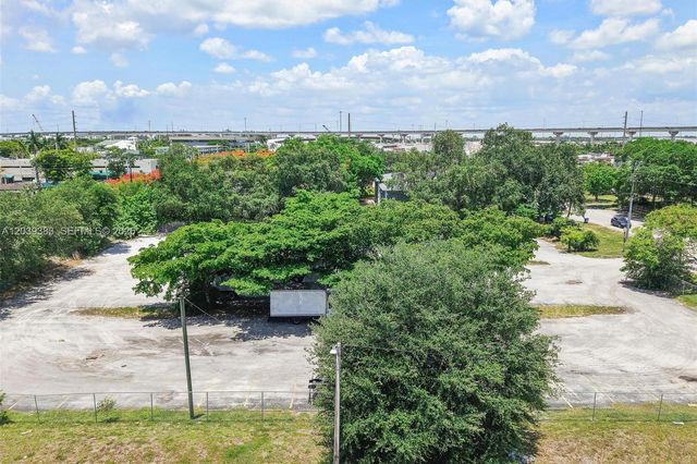 1st ave NW 166 st, Miami, FL 33169
