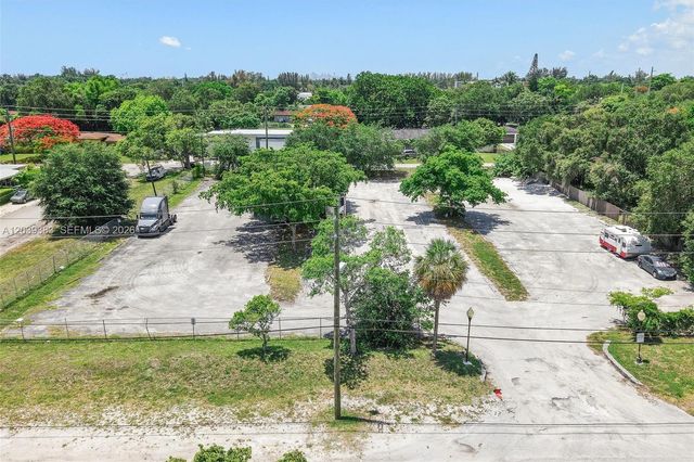 1st ave NW 166 st, Miami, FL 33169