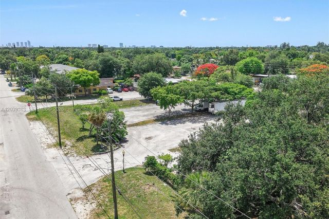 1st ave NW 166 st, Miami, FL 33169