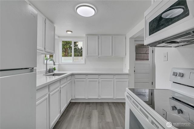 216 4th Avenue SW, Pacific, WA 98047
