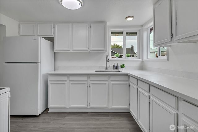 216 4th Avenue SW, Pacific, WA 98047